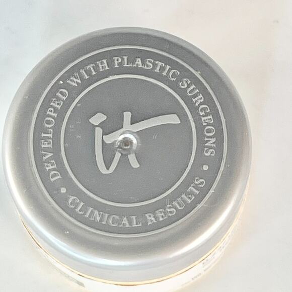 It Cosmetics Confidence in a Jar Moisturizing Super Cream Travel .237 oz 7ml New - Picture 6 of 6